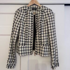 Karl Lagerfeld: boucle jacket